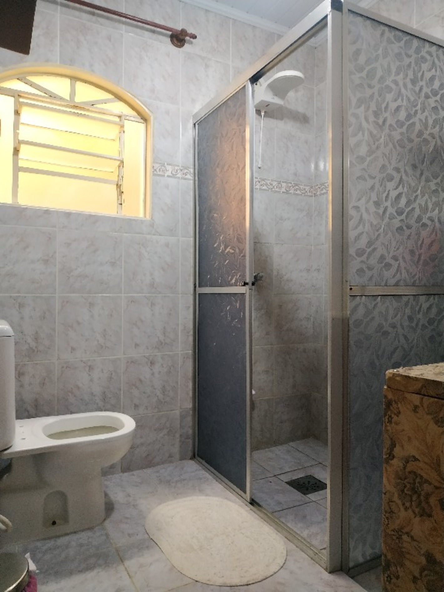 Casa 3 quartos na QNL 18 - More proximo a estação da metrô (a menos de 5 minutos) Aceita FGTS e financiamento bancário.