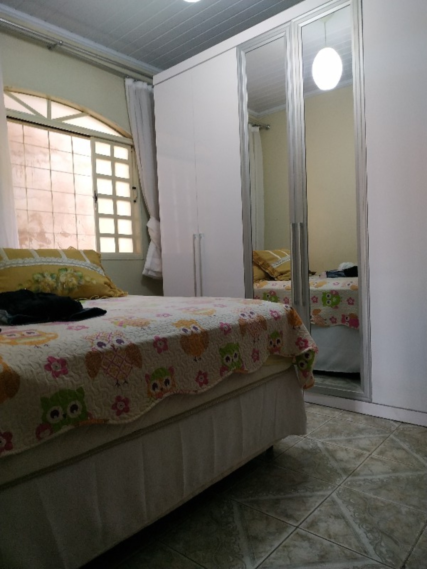 Casa 3 quartos na QNL 18 - More proximo a estação da metrô (a menos de 5 minutos) Aceita FGTS e financiamento bancário.