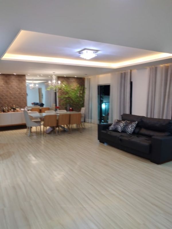 Casa 3 suítes - Vicente Pires Rua 17 E, chácara 169. Especificações: - 03 QUARTOS com 3 suítes - Metragem lote: 900 mts - Área construída