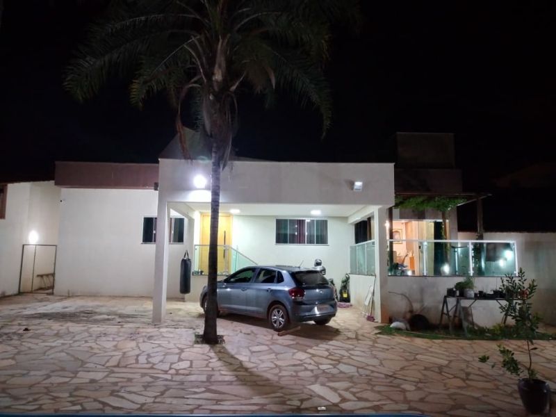 Casa 3 suítes - Vicente Pires Rua 17 E, chácara 169. Especificações: - 03 QUARTOS com 3 suítes - Metragem lote: 900 mts - Área construída