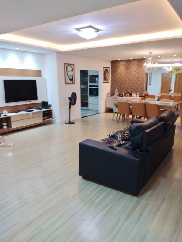 Casa 3 suítes - Vicente Pires Rua 17 E, chácara 169. Especificações: - 03 QUARTOS com 3 suítes - Metragem lote: 900 mts - Área construída