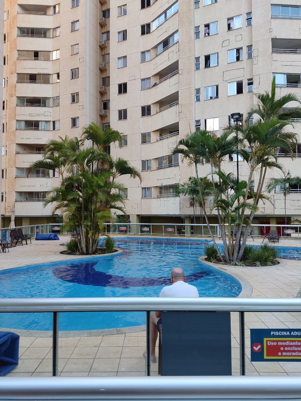 Via Club Águas Claras - Cobertura 4 quartos, 2 vagas de garagem, armários planejados, piso em porcelanato, jacuzzi
