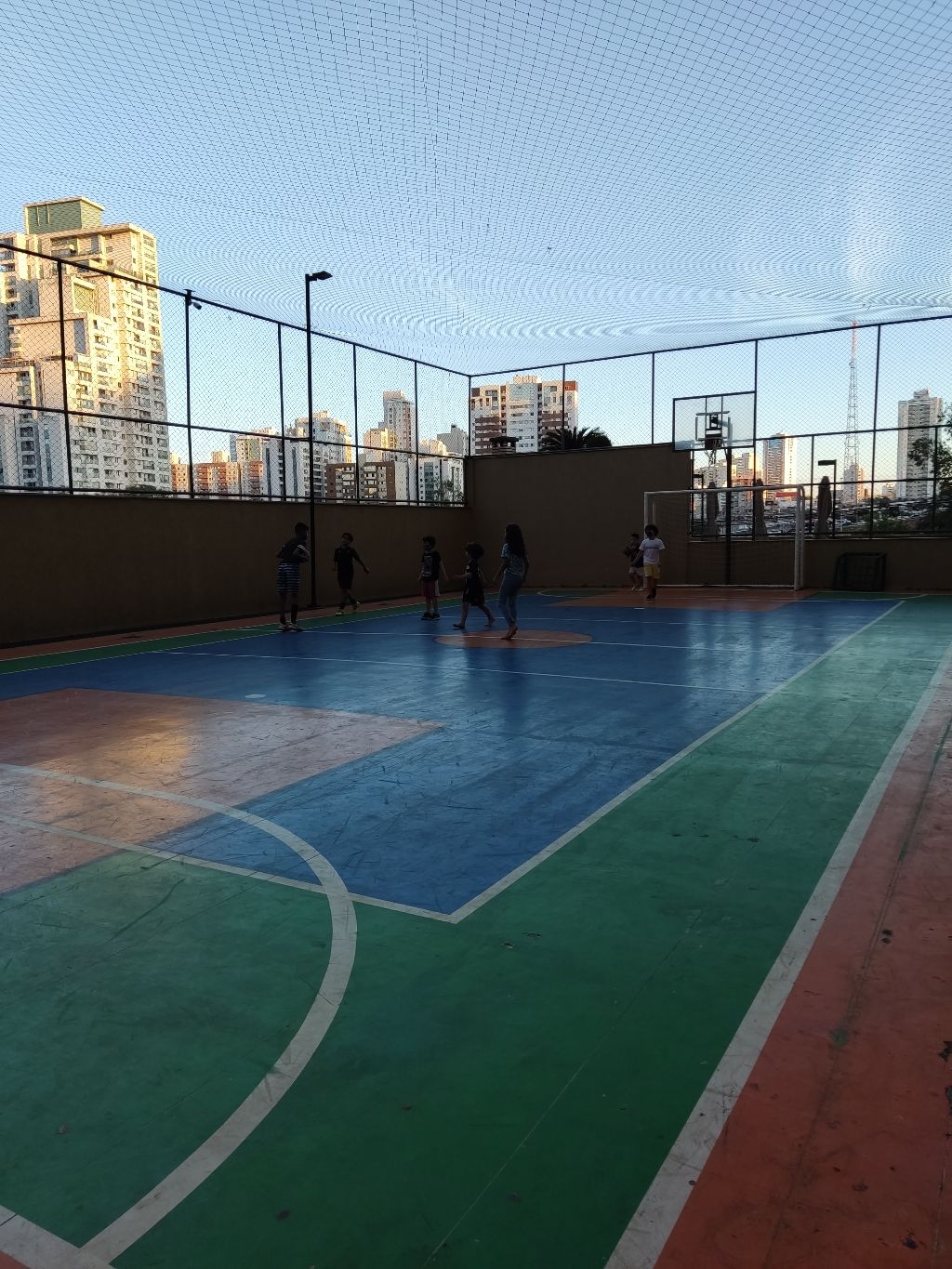 Via Club Águas Claras - Cobertura 4 quartos, 2 vagas de garagem, armários planejados, piso em porcelanato, jacuzzi