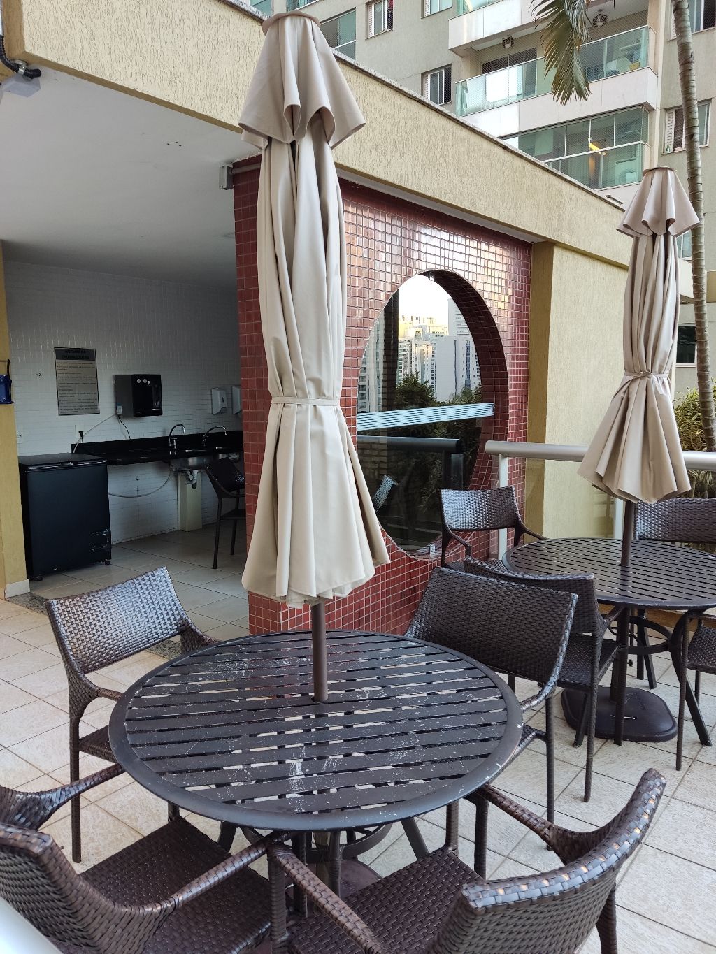 Via Club Águas Claras - Cobertura 4 quartos, 2 vagas de garagem, armários planejados, piso em porcelanato, jacuzzi