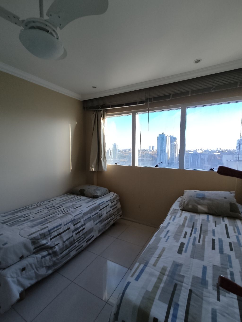 Via Club Águas Claras - Cobertura 4 quartos, 2 vagas de garagem, armários planejados, piso em porcelanato, jacuzzi