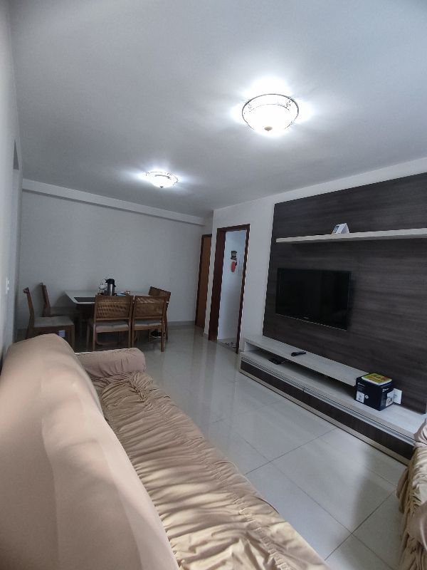 SAN LORENZO Águas Claras - 2 quartos reformado, piso em porcelanato. - 2 quartos (sendo: 1suíte), sala, cozinha com área de serviço, banheiro e garag