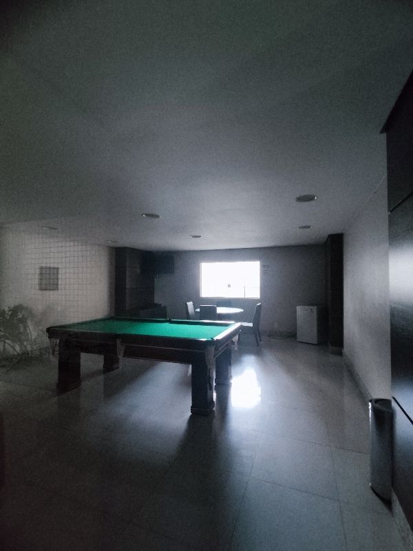 SAN LORENZO Águas Claras - 2 quartos reformado, piso em porcelanato. - 2 quartos (sendo: 1suíte), sala, cozinha com área de serviço, banheiro e garag