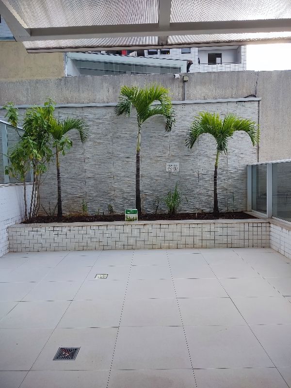 SAN LORENZO Águas Claras - 2 quartos reformado, piso em porcelanato. - 2 quartos (sendo: 1suíte), sala, cozinha com área de serviço, banheiro e garag