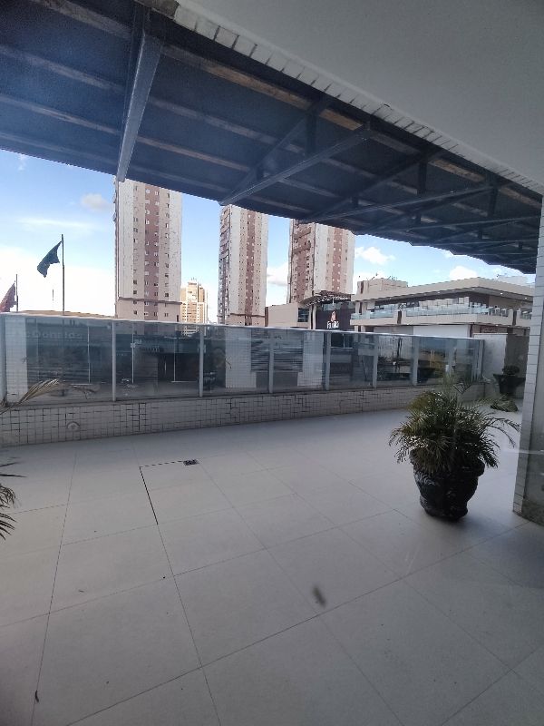 SAN LORENZO Águas Claras - 2 quartos reformado, piso em porcelanato. - 2 quartos (sendo: 1suíte), sala, cozinha com área de serviço, banheiro e garag