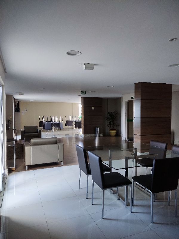 SAN LORENZO Águas Claras - 2 quartos reformado, piso em porcelanato. - 2 quartos (sendo: 1suíte), sala, cozinha com área de serviço, banheiro e garag