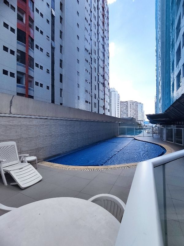 SAN LORENZO Águas Claras - 2 quartos reformado, piso em porcelanato. - 2 quartos (sendo: 1suíte), sala, cozinha com área de serviço, banheiro e garag