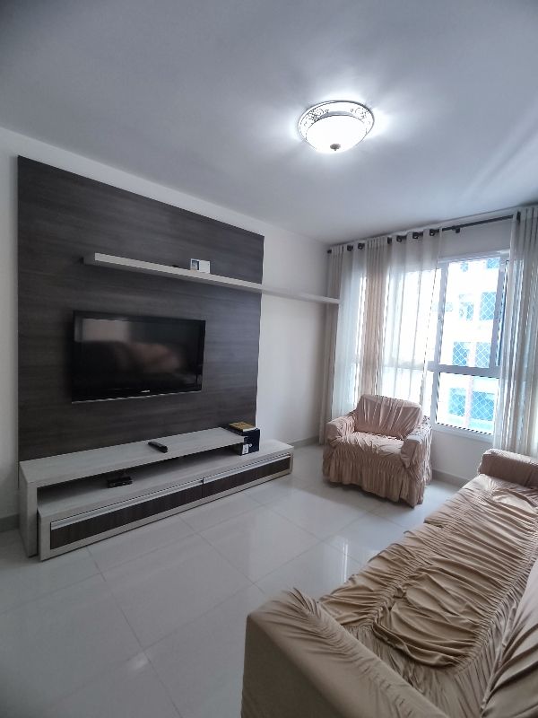 SAN LORENZO Águas Claras - 2 quartos reformado, piso em porcelanato. - 2 quartos (sendo: 1suíte), sala, cozinha com área de serviço, banheiro e garag