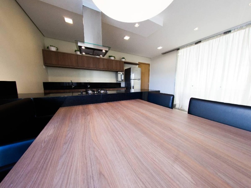 Águas Claras Cobertura no Lê Paysage - 2 quartos. Nascente , 170 m² sendo 2 suítes uma com closet, área gourmet com hidromassagem , 4 vagas de garage
