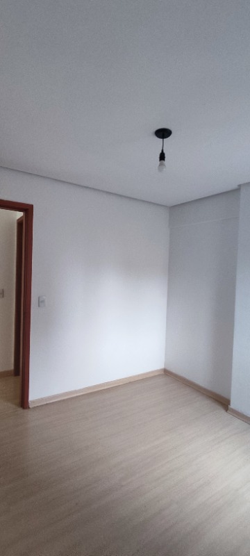Águas Claras Residencial Cervantes - Apartamento 3 Quartos sendo 1 Suíte, com armários, reformado. Piso Laminado (flutuante), Cozinha independente, c
