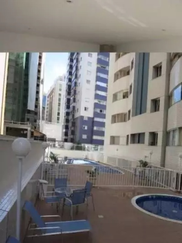 Águas Claras Residencial Cervantes - Apartamento 3 Quartos sendo 1 Suíte, com armários, reformado. Piso Laminado (flutuante), Cozinha independente, c