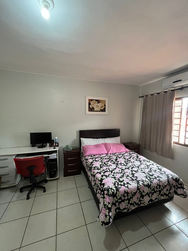Núcleo Bandeirante 2 ª Avenida - Excelente sobrado, 3 vagas de garagem, aceita financiamento bancário. Localização Excelente! Casa Sobrado, com 2 an