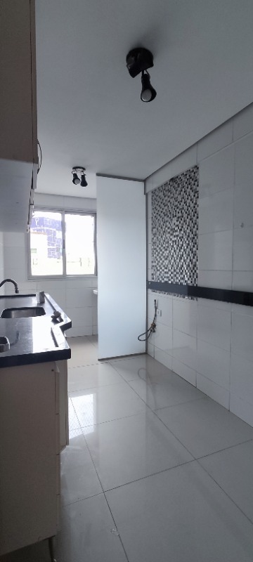 Águas Claras Residencial Cervantes - Apartamento 3 Quartos sendo 1 Suíte, com armários, reformado. Piso Laminado (flutuante), Cozinha independente, c