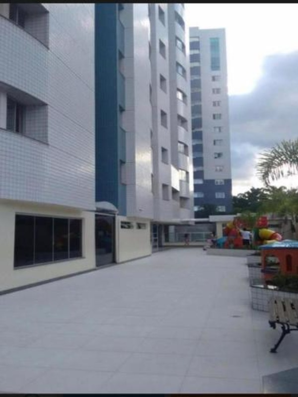 Águas Claras Residencial Cervantes - Apartamento 3 Quartos sendo 1 Suíte, com armários, reformado. Piso Laminado (flutuante), Cozinha independente, c