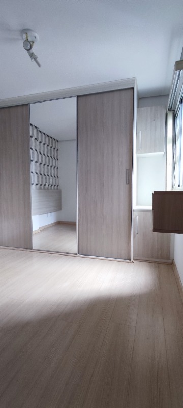 Águas Claras Residencial Cervantes - Apartamento 3 Quartos sendo 1 Suíte, com armários, reformado. Piso Laminado (flutuante), Cozinha independente, c
