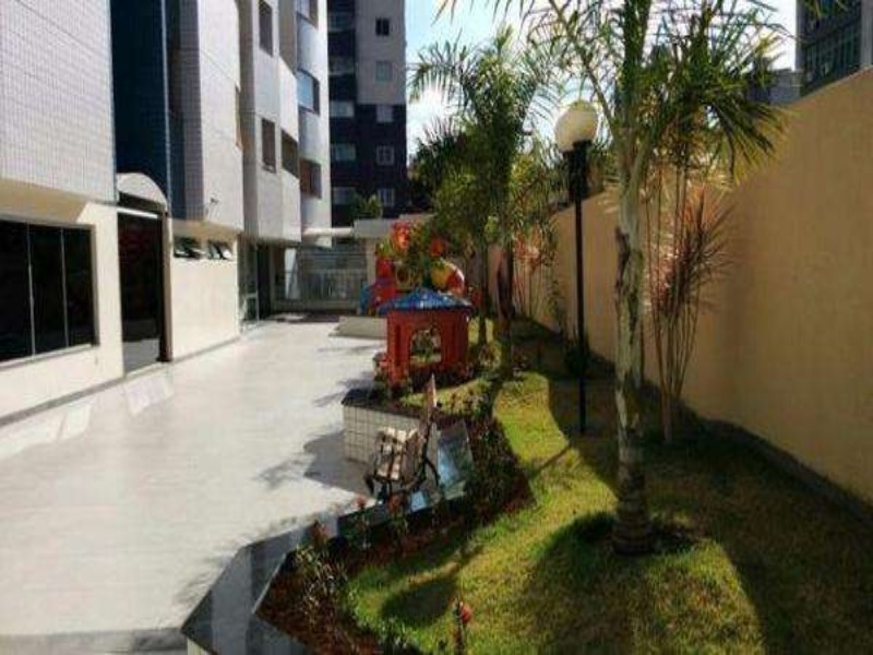 Águas Claras Residencial Cervantes - Apartamento 3 Quartos sendo 1 Suíte, com armários, reformado. Piso Laminado (flutuante), Cozinha independente, c