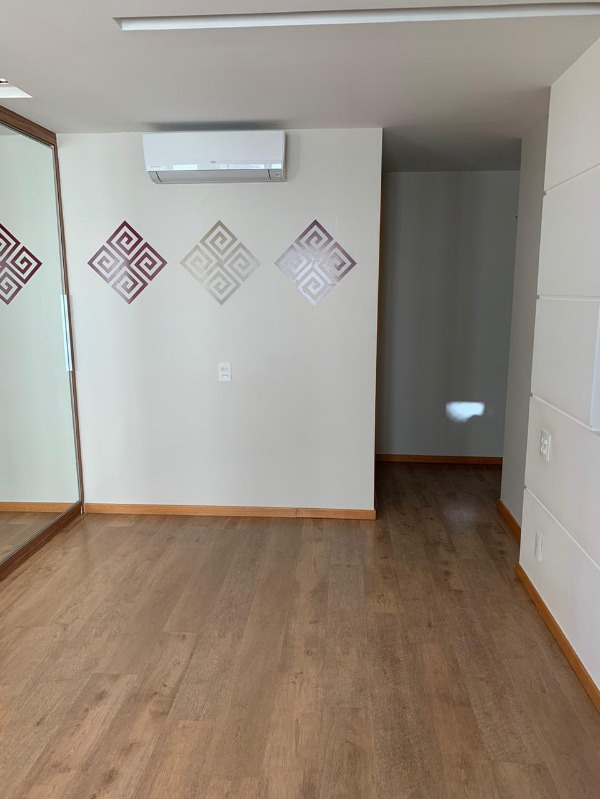 Venda Cobertura duplex no Via Club Residence, em Águas Claras. Com 188 m² privativos. São 3 quartos, sendo 1 suíte, 2 vagas de garagem, jacuzzi