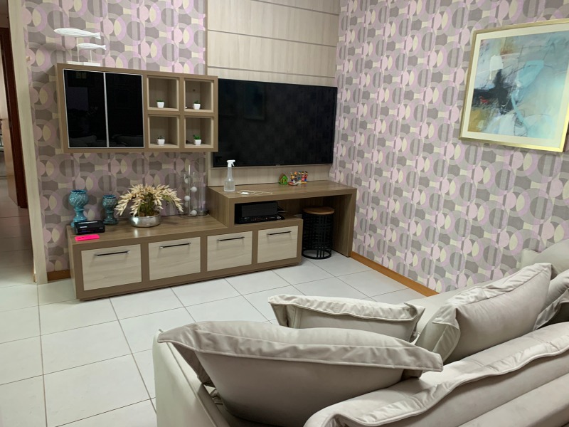 Residencial Cris Village Águas Claras - Lindo apartamento de 3 quartos com 83m², 1 vaga de garagem, Armários planejados. 3 quartos sendo 2 suítes, 1 vaga. Andar alto, vista livre, muitos armários…