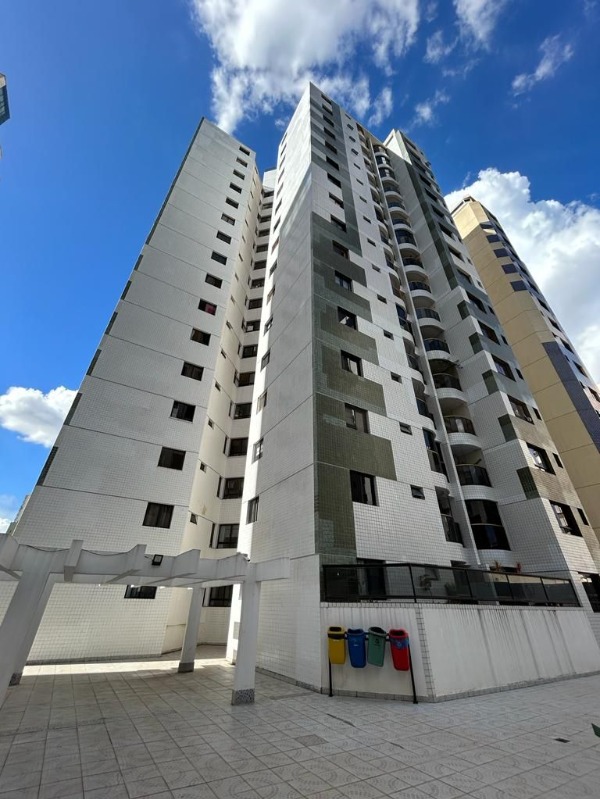 Apartamento de 3 quartos - Residencial Águas Cristalinas (Águas Claras) Localização: Localizado na Rua 13 Norte, na lateral do Vitrini Shopping, próximo à Estação de Metrô Arniqueiras e Av. Das…
