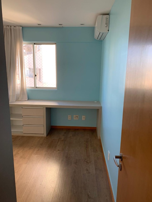 Venda Cobertura duplex no Via Club Residence, em Águas Claras. Com 188 m² privativos. São 3 quartos, sendo 1 suíte, 2 vagas de garagem, jacuzzi