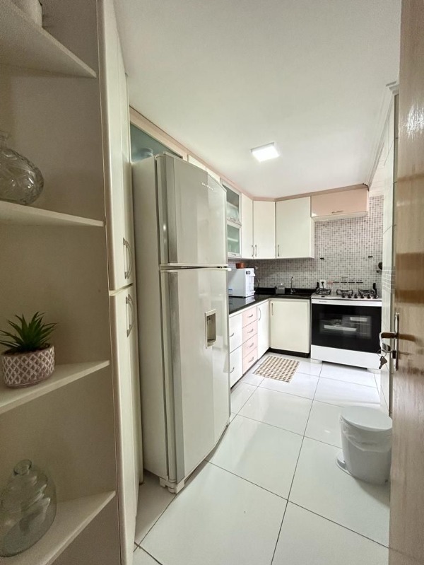 Apartamento de 3 quartos - Residencial Águas Cristalinas (Águas Claras) Localização: Localizado na Rua 13 Norte, na lateral do Vitrini Shopping, próximo à Estação de Metrô Arniqueiras e Av. Das…