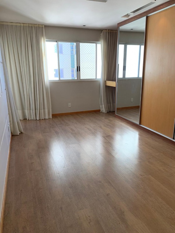 Venda Cobertura duplex no Via Club Residence, em Águas Claras. Com 188 m² privativos. São 3 quartos, sendo 1 suíte, 2 vagas de garagem, jacuzzi