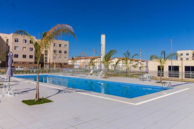 Total Ville Santa Maria - Apartamento 2 quartos térreo, com quintal e já foi feito o fechamento da cobertura na parte externa, com área de serviço. Ap