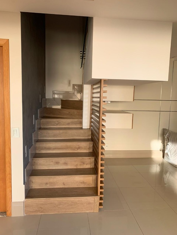 Venda Cobertura duplex no Via Club Residence, em Águas Claras. Com 188 m² privativos. São 3 quartos, sendo 1 suíte, 2 vagas de garagem, jacuzzi