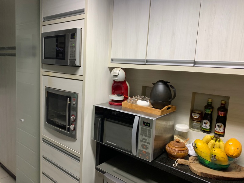 Residencial Cris Village Águas Claras - Lindo apartamento de 3 quartos com 83m², 1 vaga de garagem, Armários planejados. 3 quartos sendo 2 suítes, 1 vaga. Andar alto, vista livre, muitos armários…