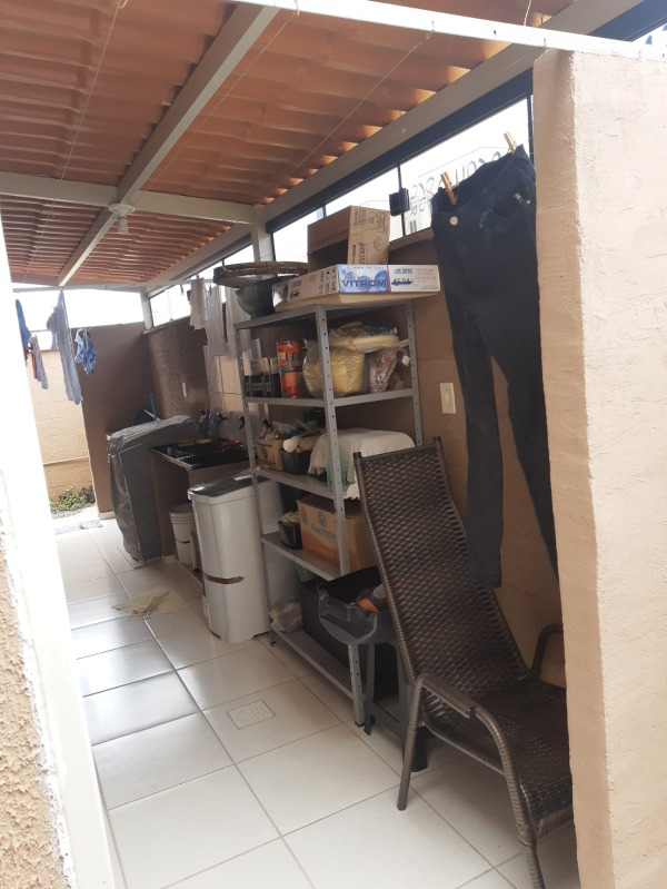 Total Ville Santa Maria - Apartamento 2 quartos térreo, com quintal e já foi feito o fechamento da cobertura na parte externa, com área de serviço. Ap