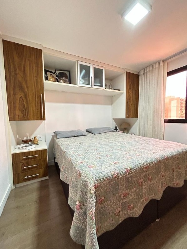 Apartamento de 3 quartos - Residencial Águas Cristalinas (Águas Claras) Localização: Localizado na Rua 13 Norte, na lateral do Vitrini Shopping, próximo à Estação de Metrô Arniqueiras e Av. Das…