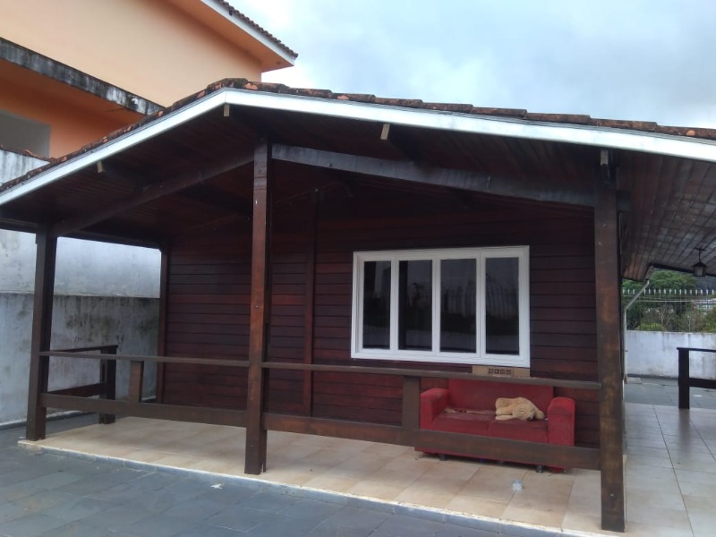 Casa Pré-Montada em Madeira 350m² para Venda/Locação no Centro de Juquitiba-SP