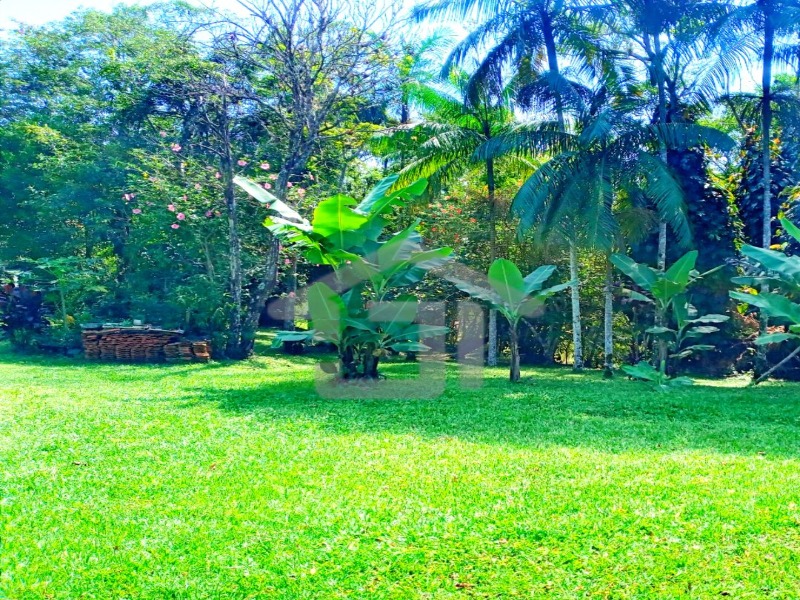 Terreno medindo 3.863,52 m², Localizado á aproximadamente 2 km da rodovia em Juquitiba-SP