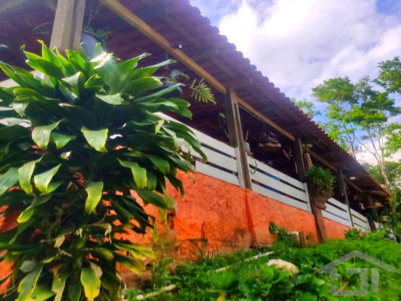 Bela Chácara 4050m² a 02km da Rodovia em Juquitiba-SP