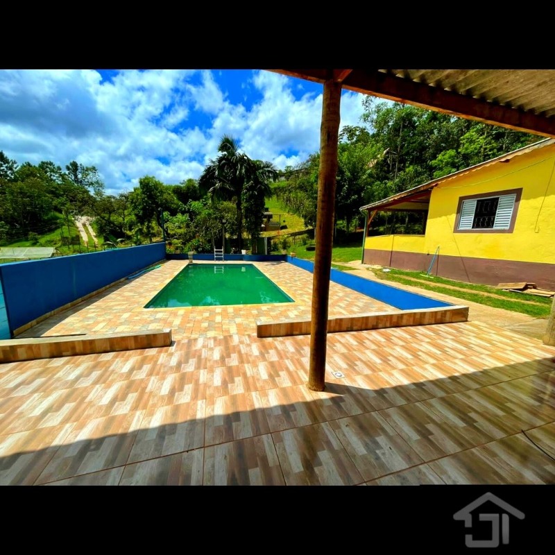 Linda Chácara 3.500m² c/Piscina e 03 Lagos em Juquitiba-SP