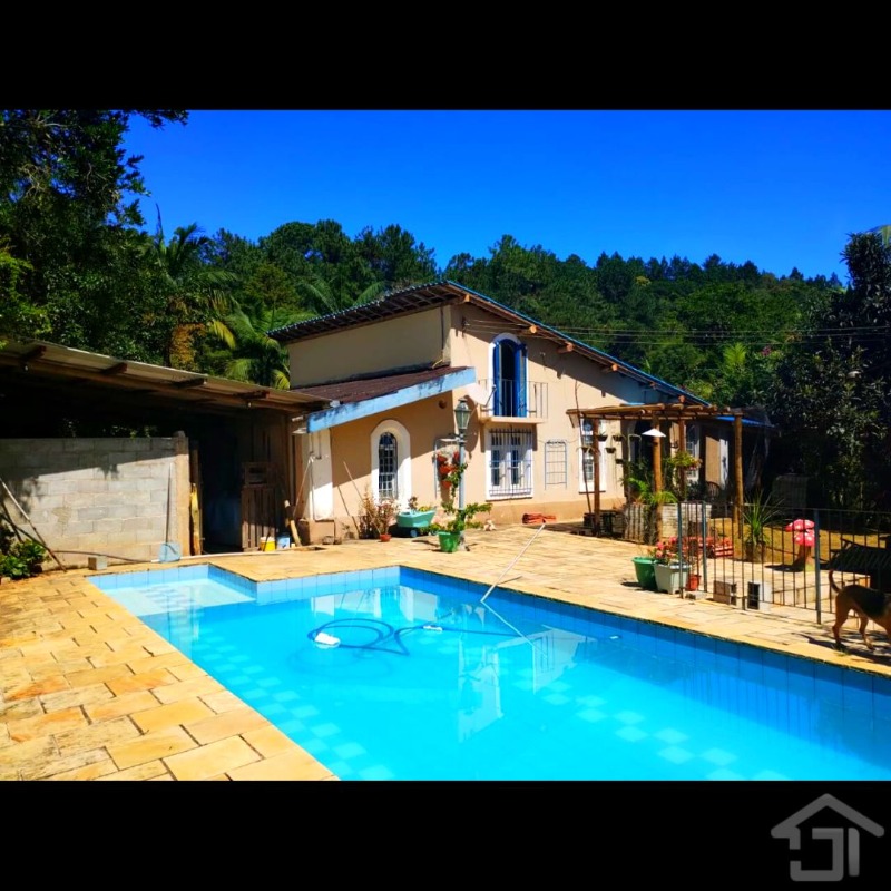 Linda Chácara 24.000m² c/Piscina e Riacho em Juquitiba-SP