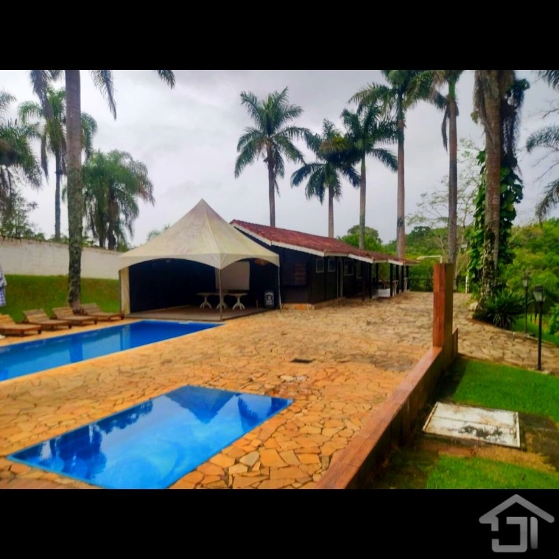 Sitio Alto Padrão 24.000m² à 1km do asfalto em Juquitiba-SP