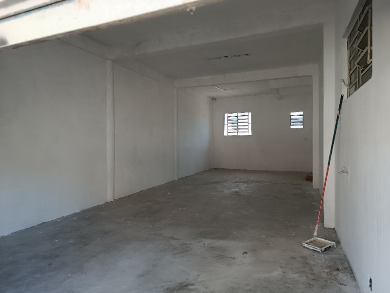 Aluga-se Salas Comerciais medindo 80 m² cada, com excelente localização