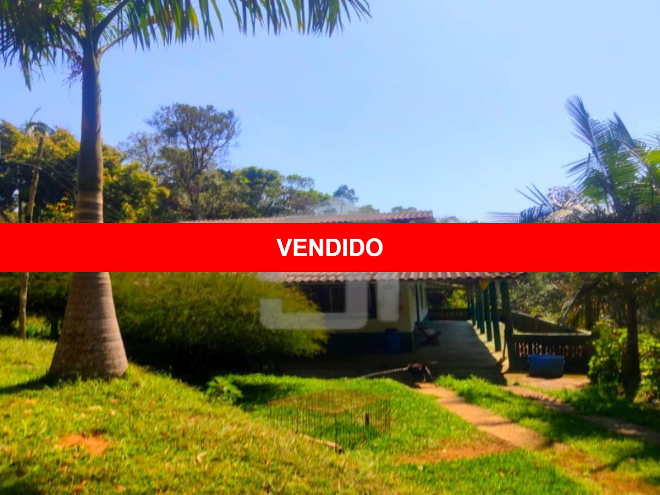 Chácara 27.000m² localizada a aproximadamente 14km da rodovia em Juquitiba-SP