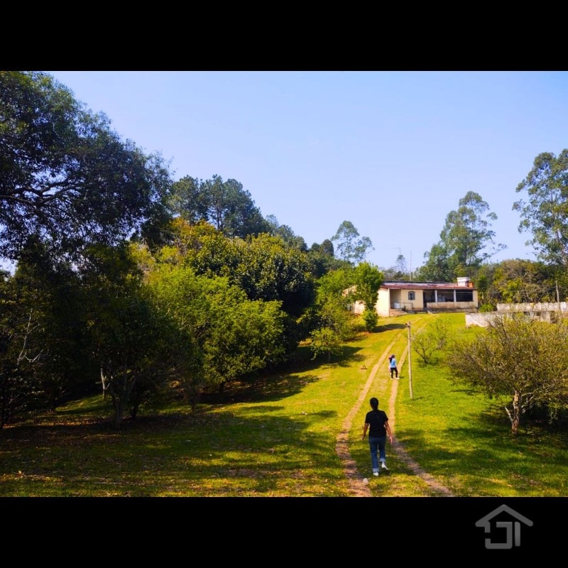 Chácara p/ moradia medindo 20.000,00 m², Localizada a 3 km do asfalto em Juquitiba-SP