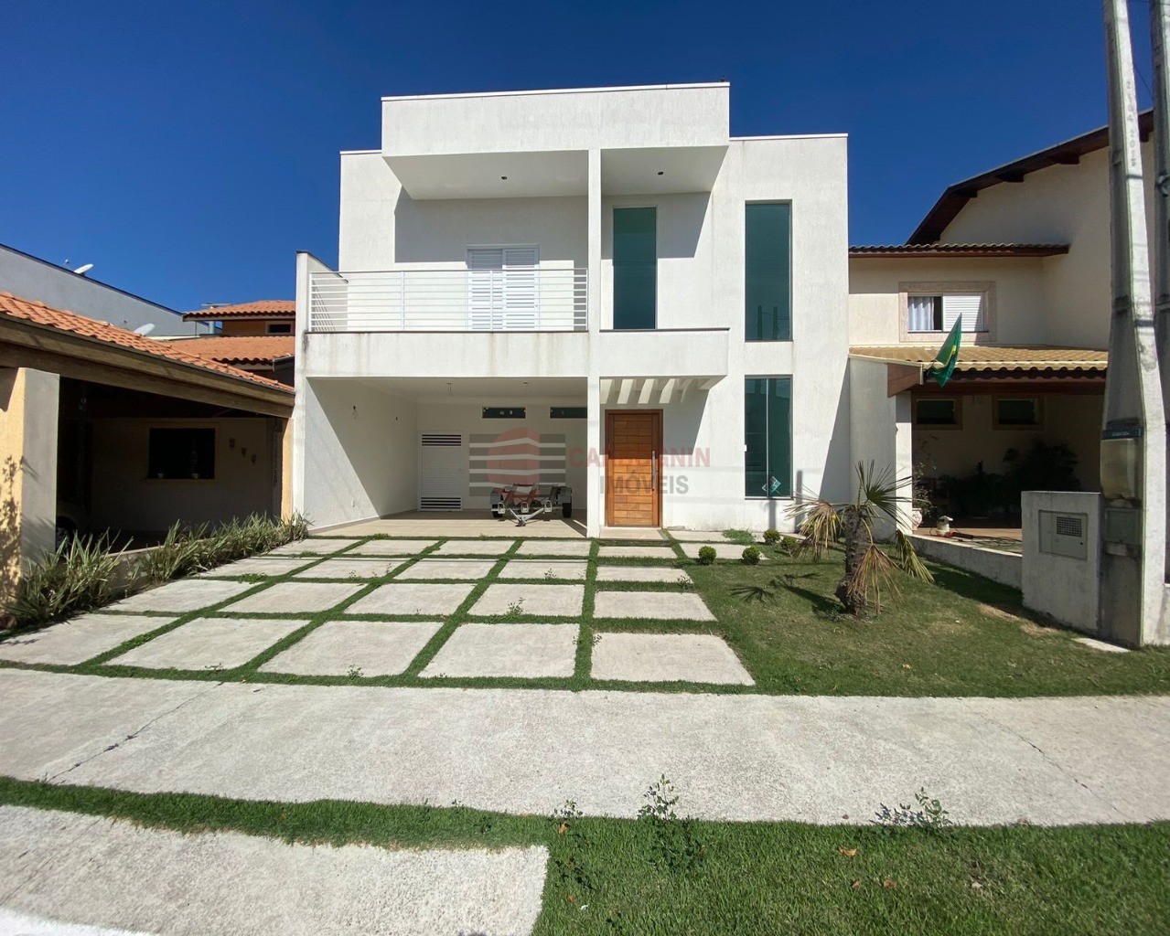 Sobrado em Condomínio a Venda No Jardim Oásis No Piracanguá em Taubaté