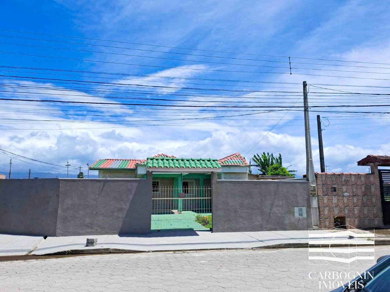 Casa a Venda No Perequê-mirim em Caraguatatuba