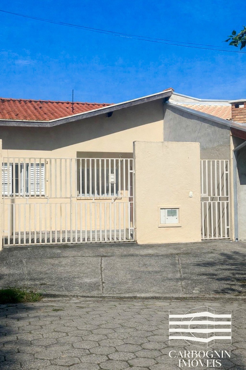 Casa a Venda No Village das Flores em Caçapava