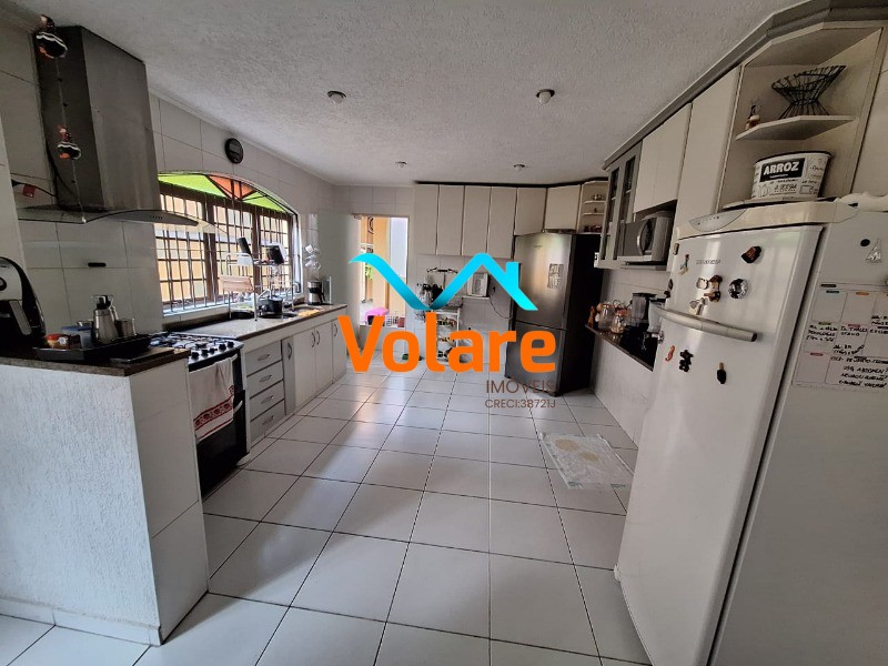 Casa, 3 quartos, 240 m² - Foto 1