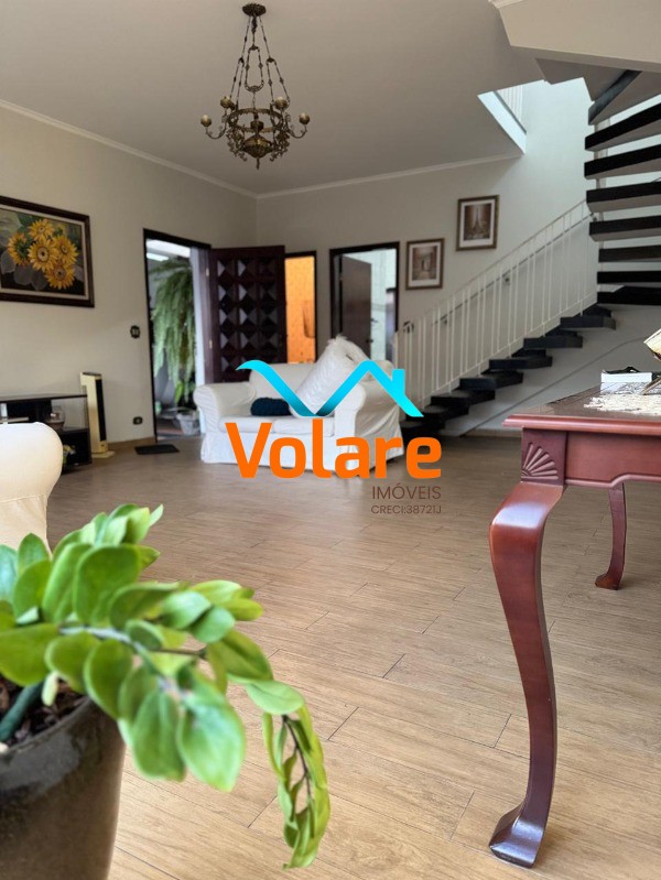 Casa, 3 quartos, 303 m² - Foto 1