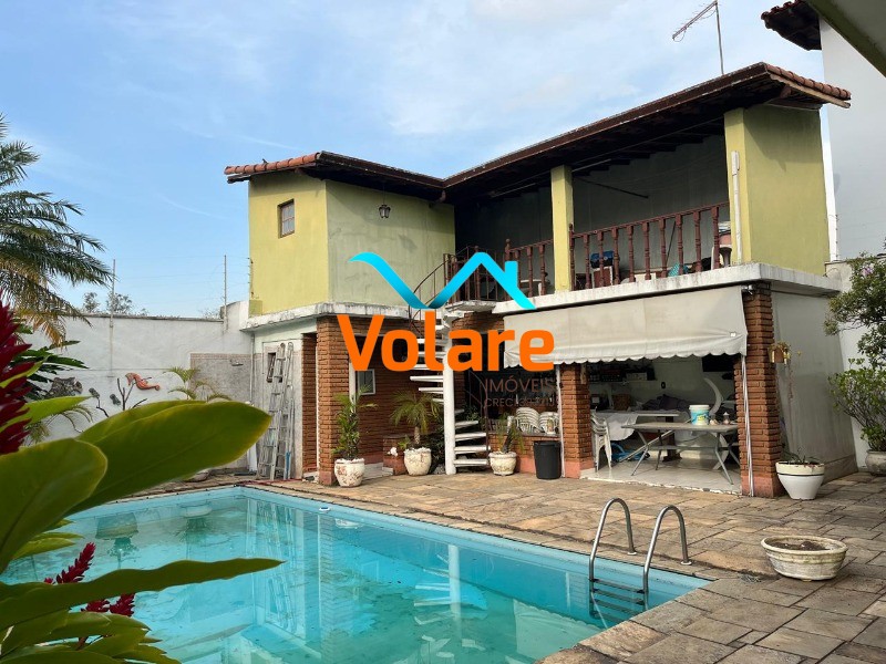 Casa, 4 quartos, 226 m² - Foto 2